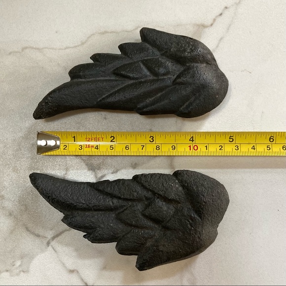 Vintage Pair Black Cast Iron Wing Paperweights - Picture 4 of 5
